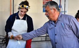Meslek Fabrikası, kadın oksijen kaynakçıları yetiştiriyor Kadın kaynakçılar iş başında