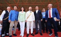 CHP Genel Başkanı Özgür Özel Ekrem İmamoğlu ile birlikte, tarihi Kırkpınar Yağlı Güreşleri’ne 663’ncü kez ev sahipliği yapan Edirne’yi ziyaret etti