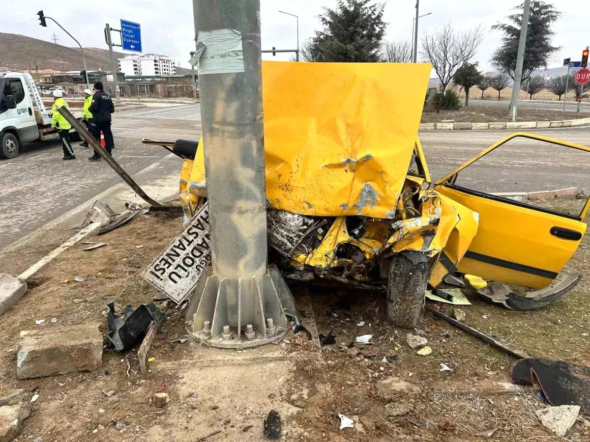 Elazığ’da Kaza: 1’i Ağır 3 Yaralı