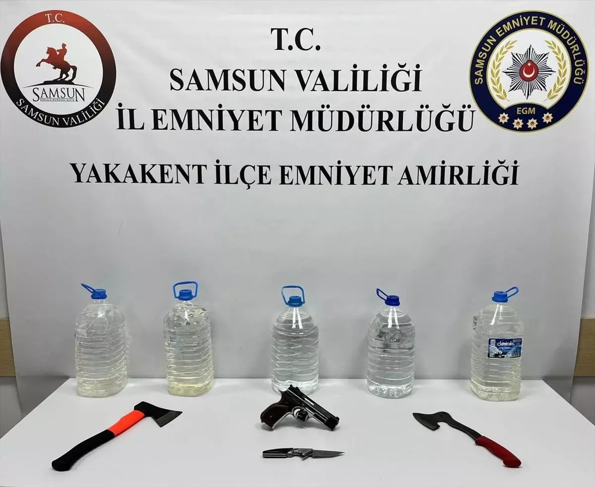 Samsun’da Araçta Sahte İçki ve Silah Ele Geçirildi